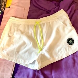 Loca Cale Designed in Florida Shorts size Small